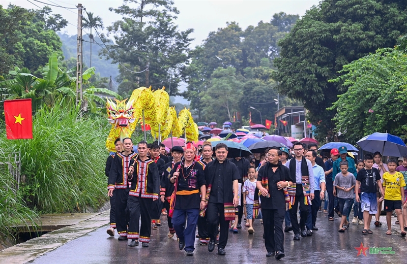 Đánh thức lời cầu mưa